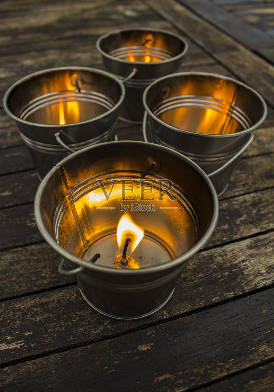 小桶灯照片摄影图片