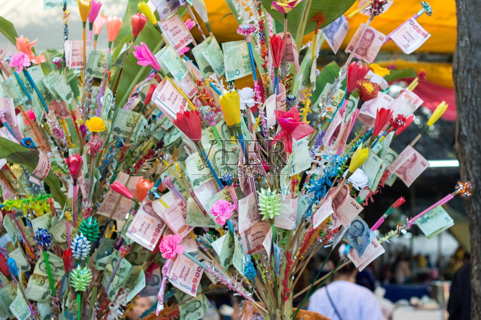 泰国佛教寺庙的摇钱树照片摄影图片