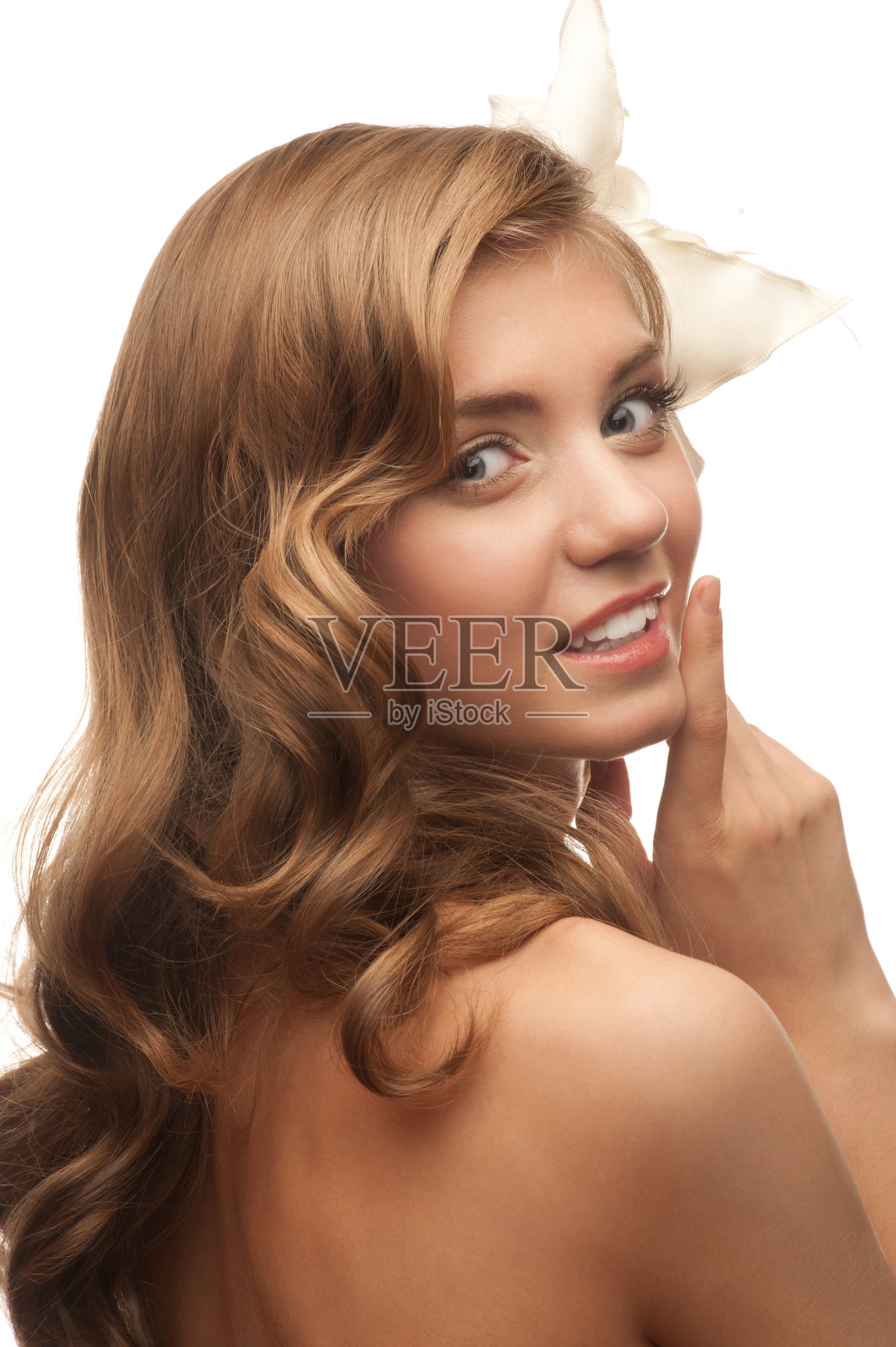 发型和妆容都很漂亮的女孩照片摄影图片