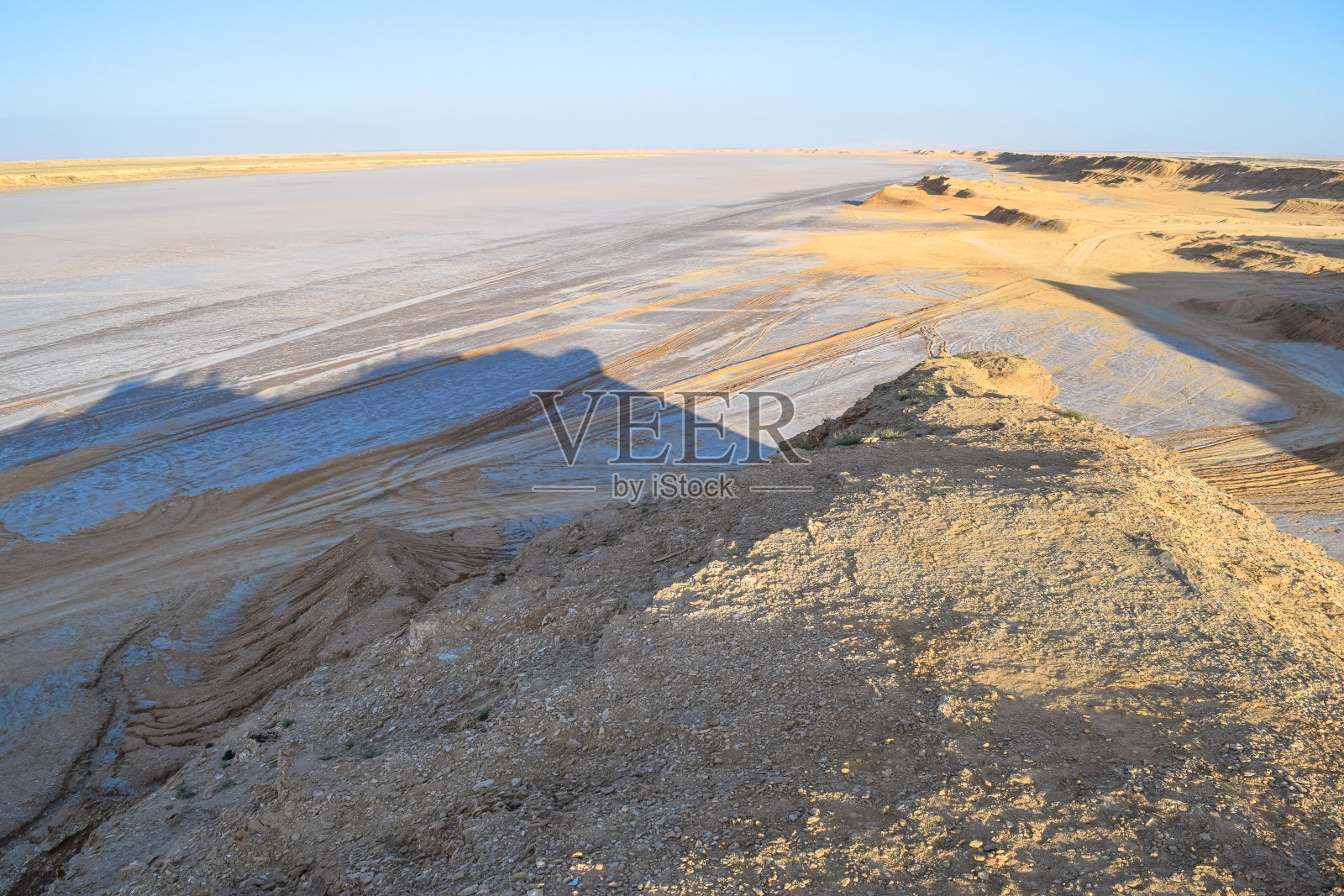 撒哈拉前阿特拉斯山脉的月球景观照片摄影图片