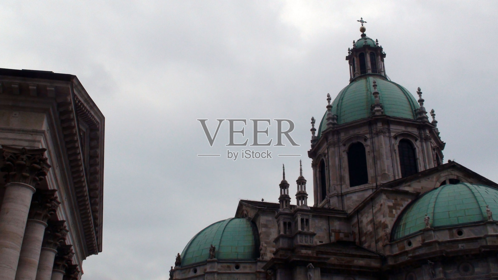 位于意大利伦巴第科莫湖的科莫大教堂照片摄影图片