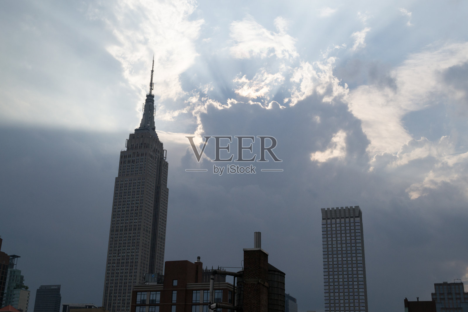 帝国统计建筑的云照片摄影图片