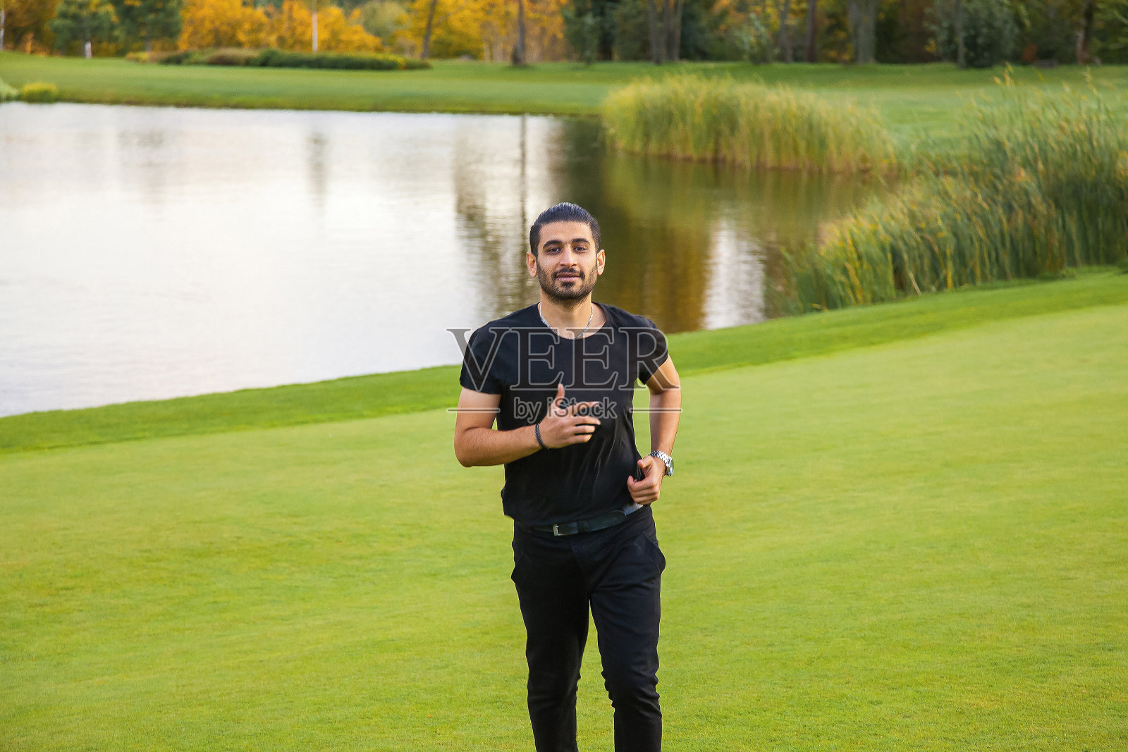 大自然中的幸福照片摄影图片