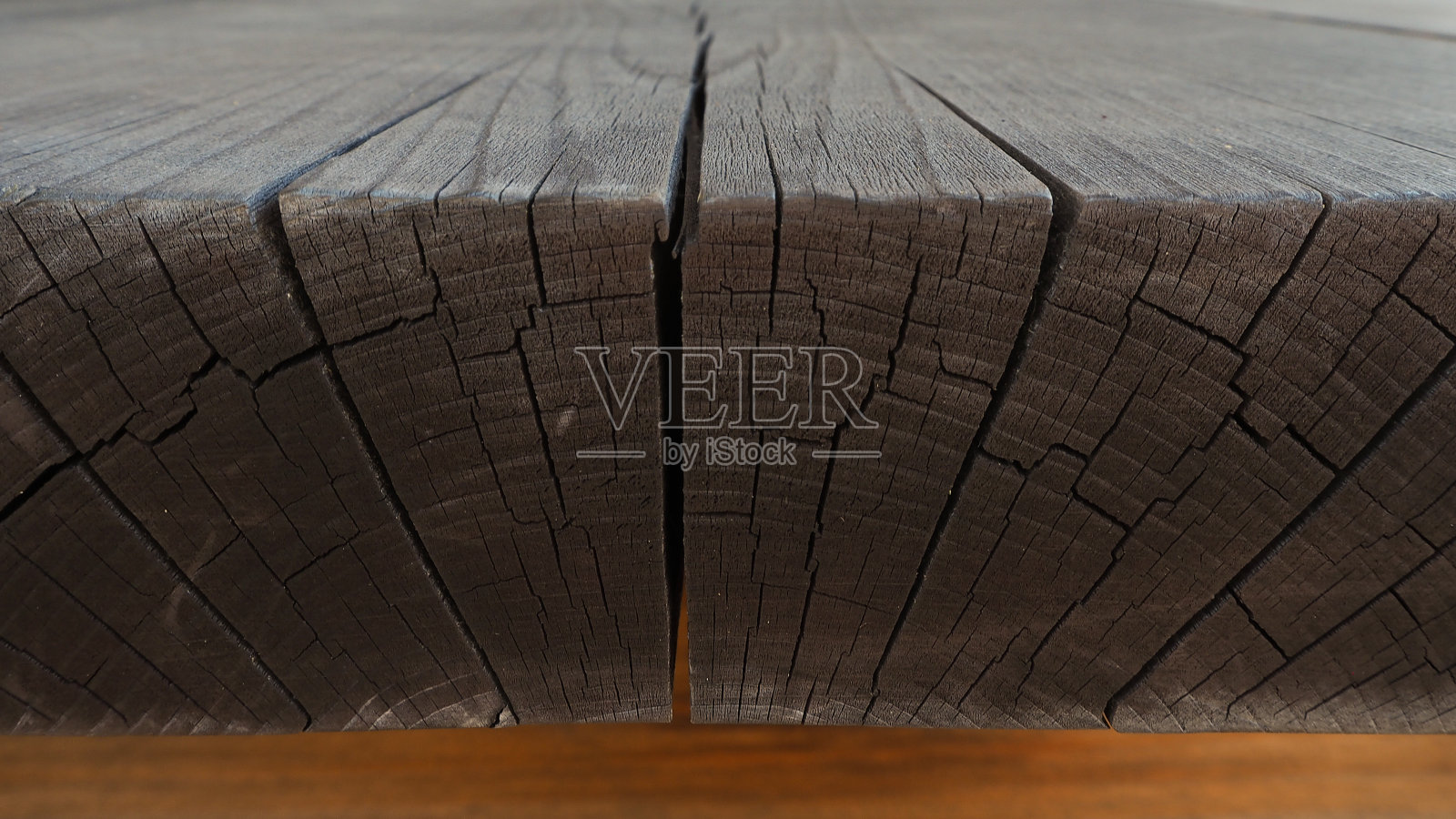 贴近旧木板的纹理照片摄影图片