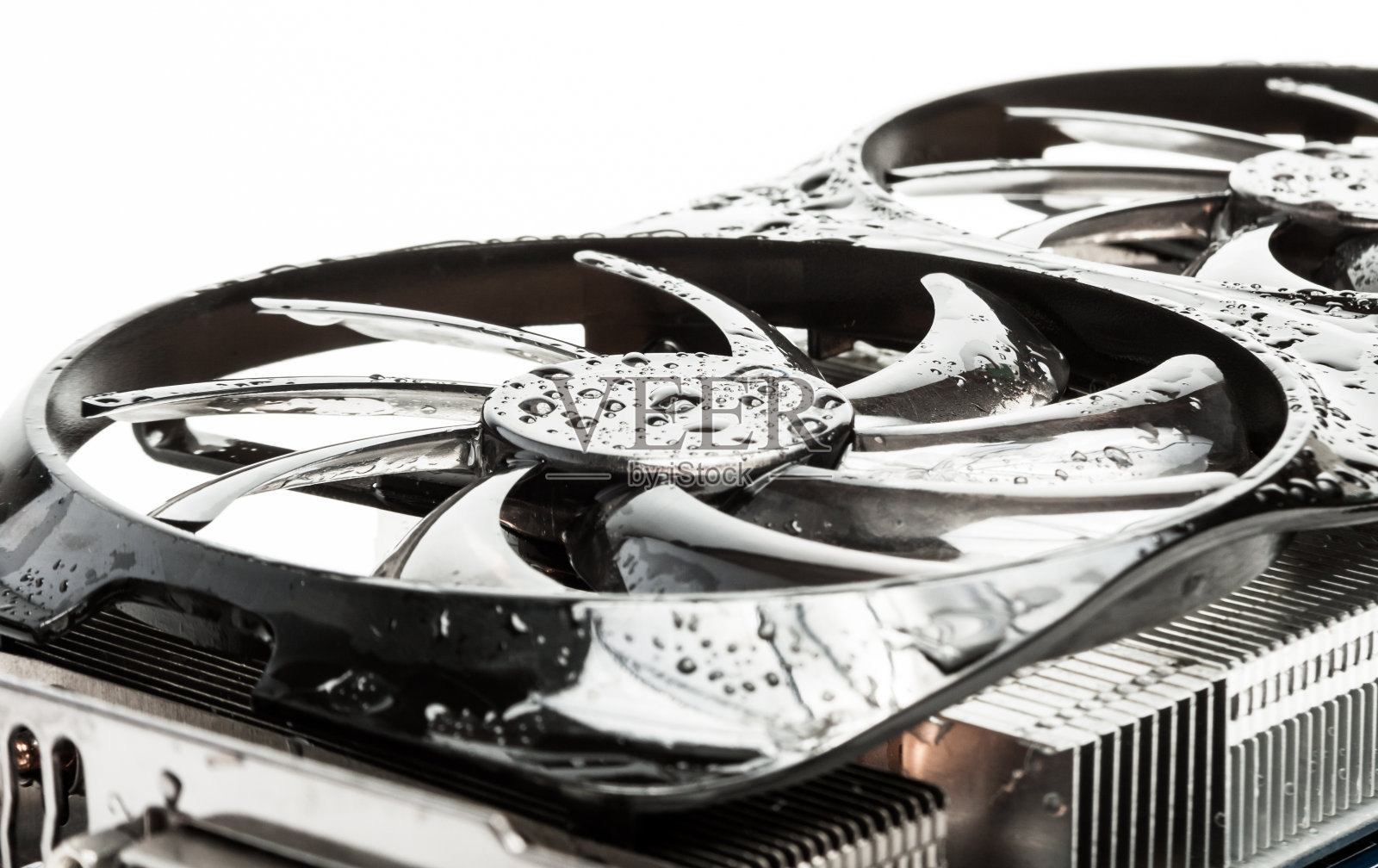 电脑GPU内部的潮湿风扇清洁照片摄影图片