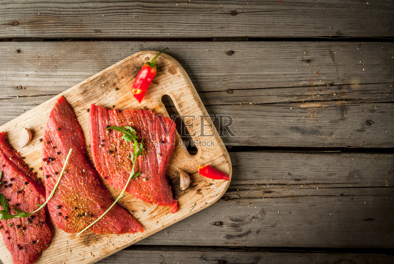 新鲜的生肉。照片摄影图片