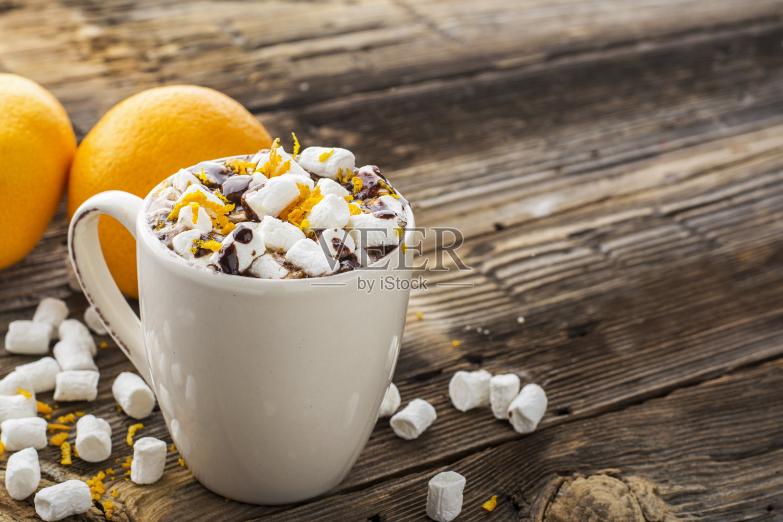 一杯热可可加巧克力橙和香料照片摄影图片