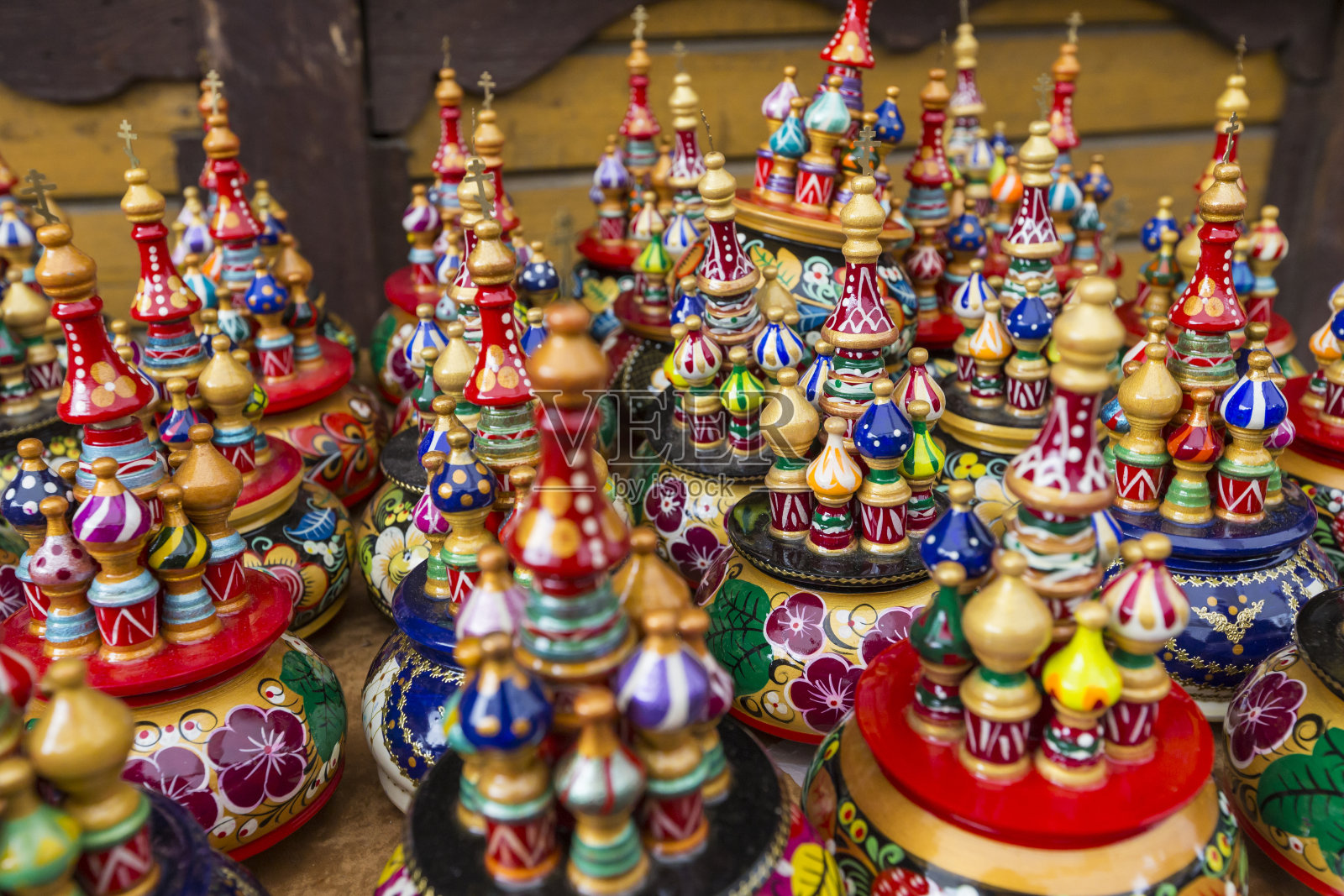 莫斯科有很多俄罗斯套娃纪念品可供选择。照片摄影图片