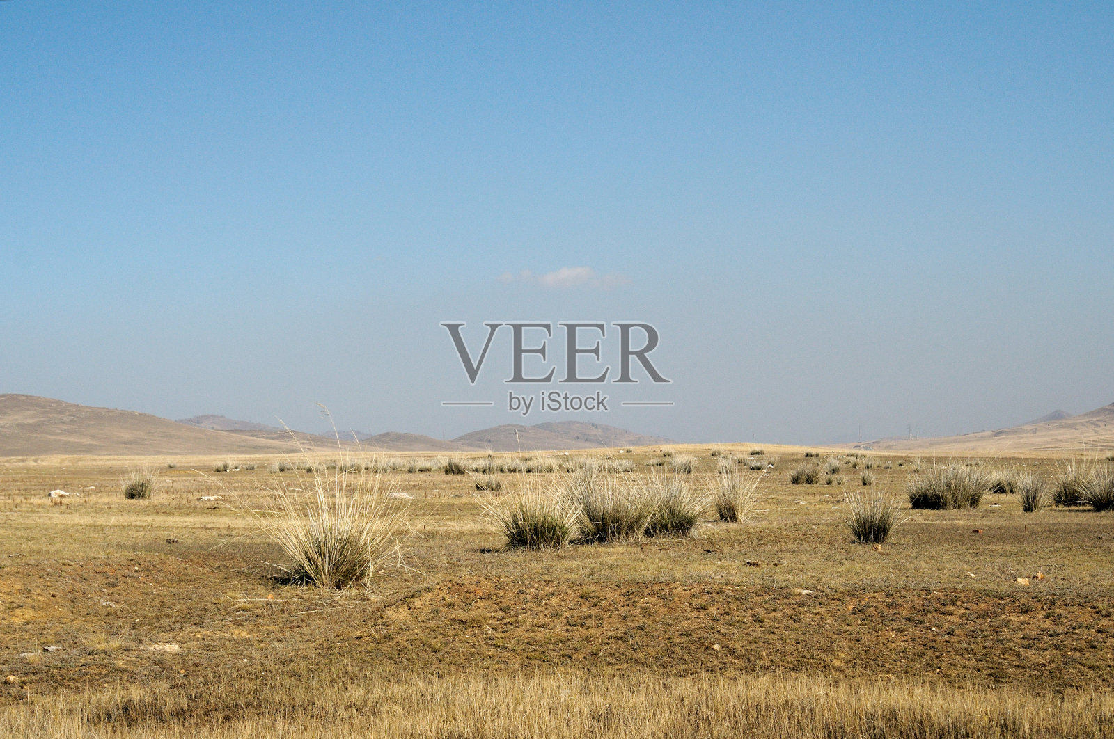 广袤的蒙古大草原上的蓝天照片摄影图片