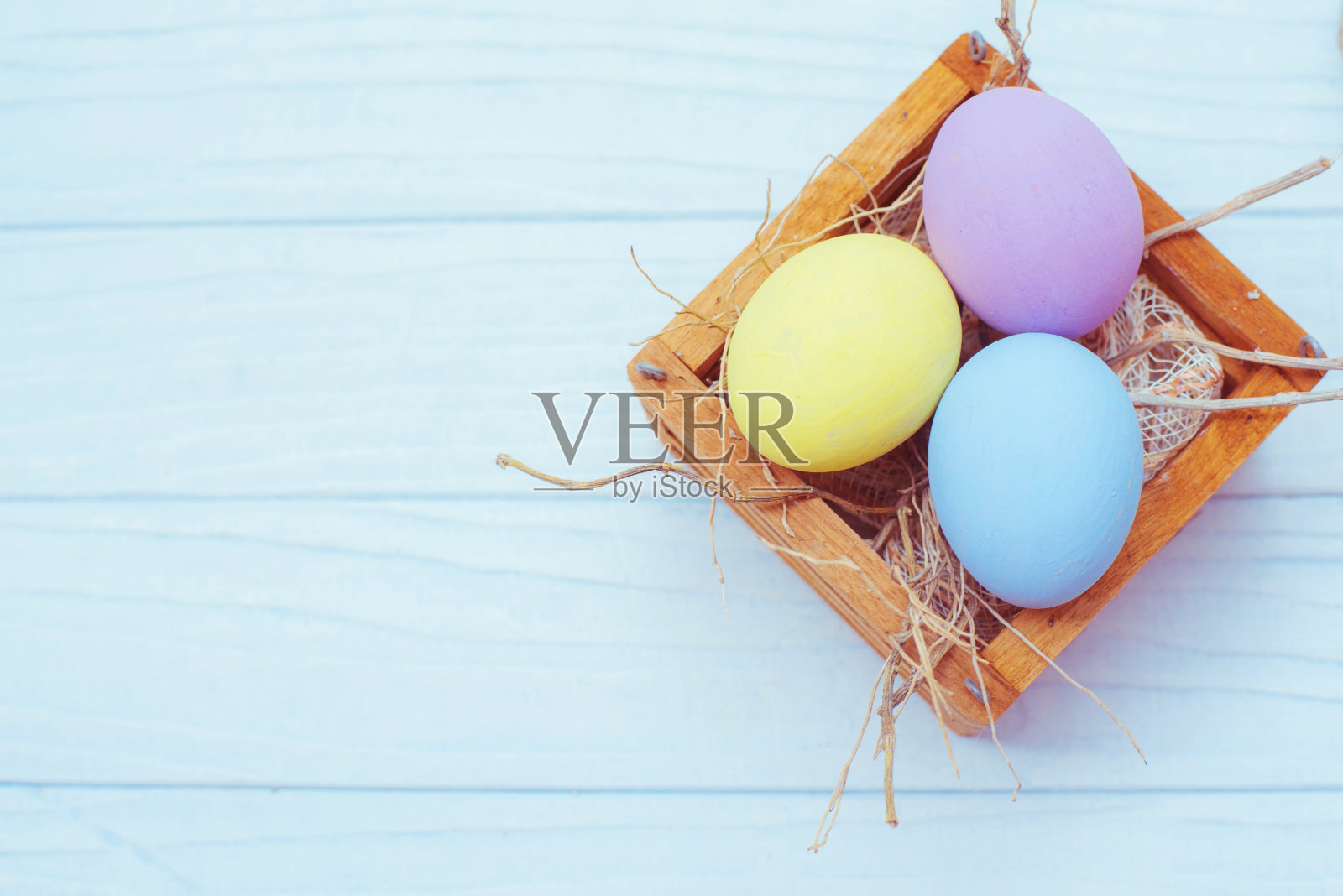 色彩鲜艳的彩蛋。复活节彩蛋背景。具有彩色滤镜效果照片摄影图片