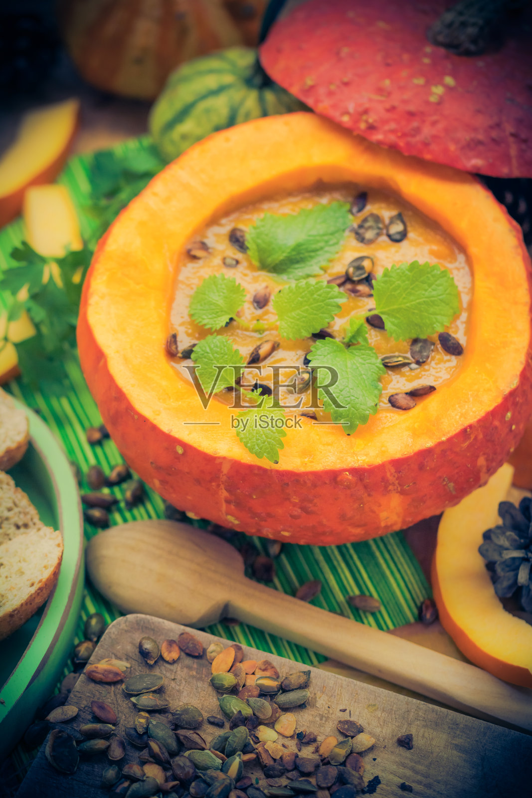 奶油南瓜浆汤配菜南瓜照片摄影图片