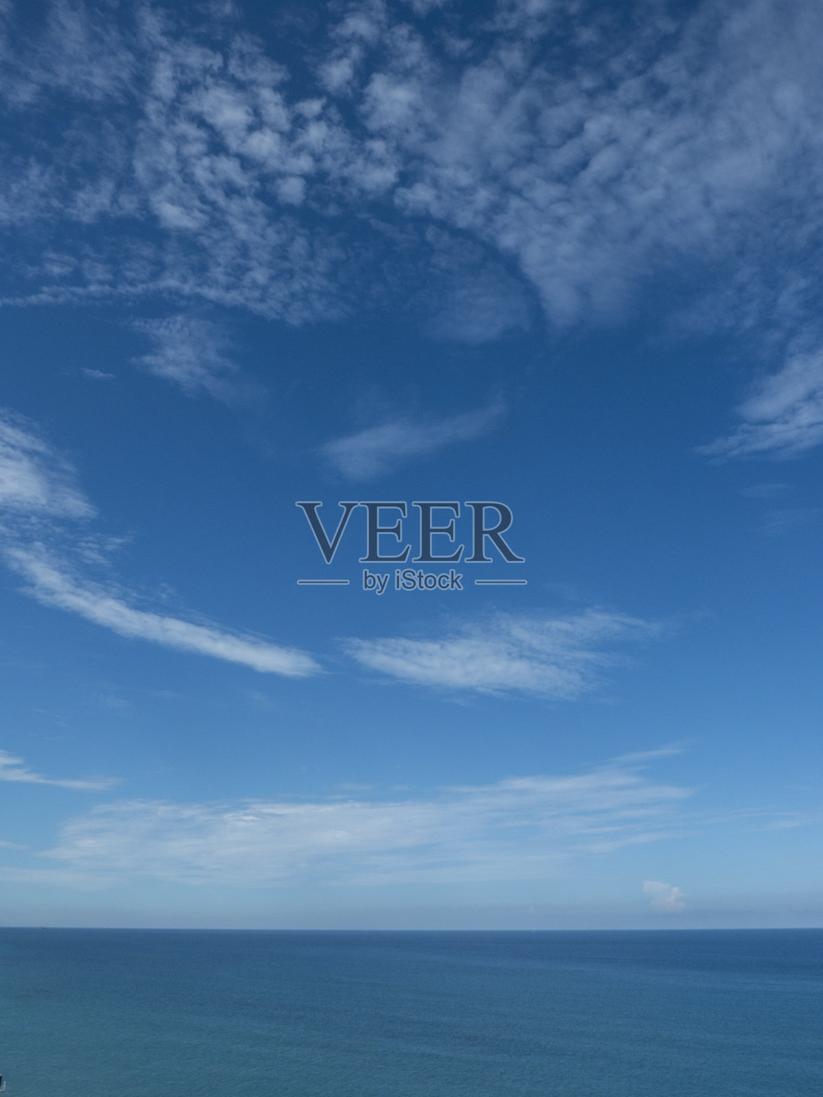 蓝天，蓝色的海洋，太平洋照片摄影图片