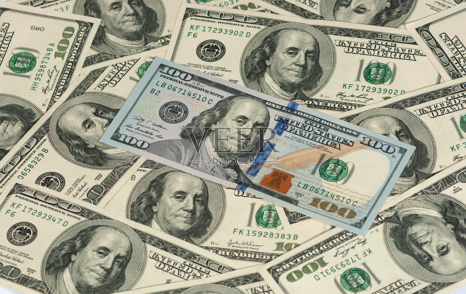 百元大钞成堆照片摄影图片