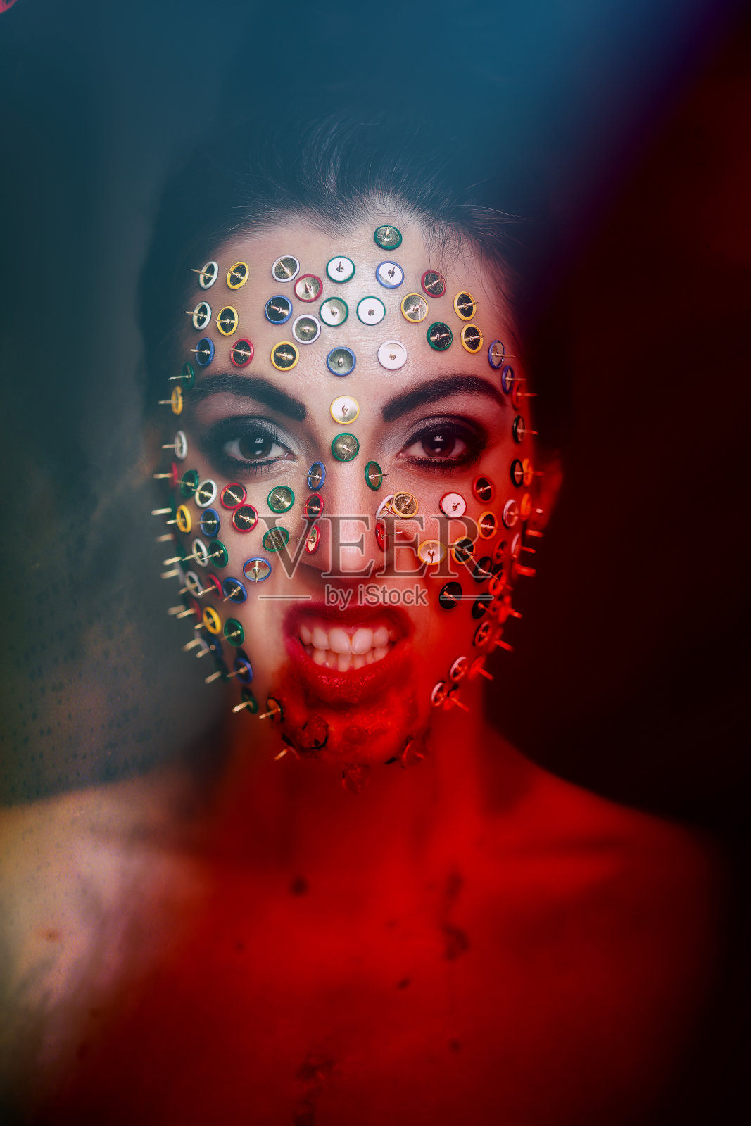 女性侵略照片摄影图片