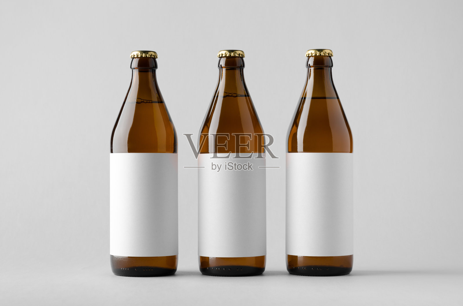 啤酒瓶模型-三瓶。空白的标签照片摄影图片