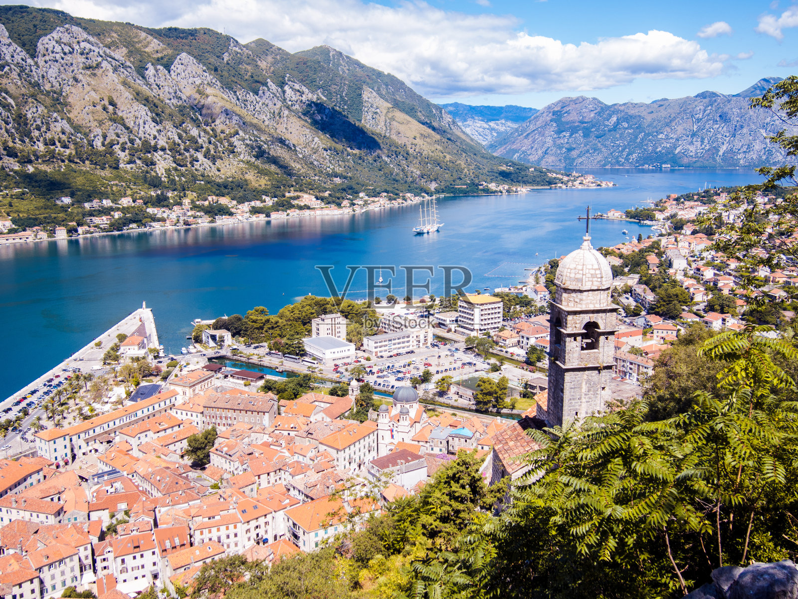 从洛夫森山到科托尔湾和老城。黑山。照片摄影图片