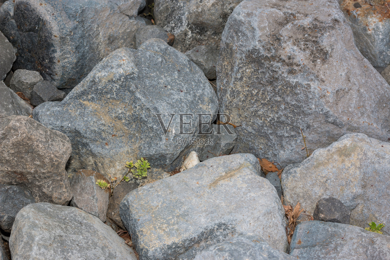 大山石堆在大自然中。照片摄影图片