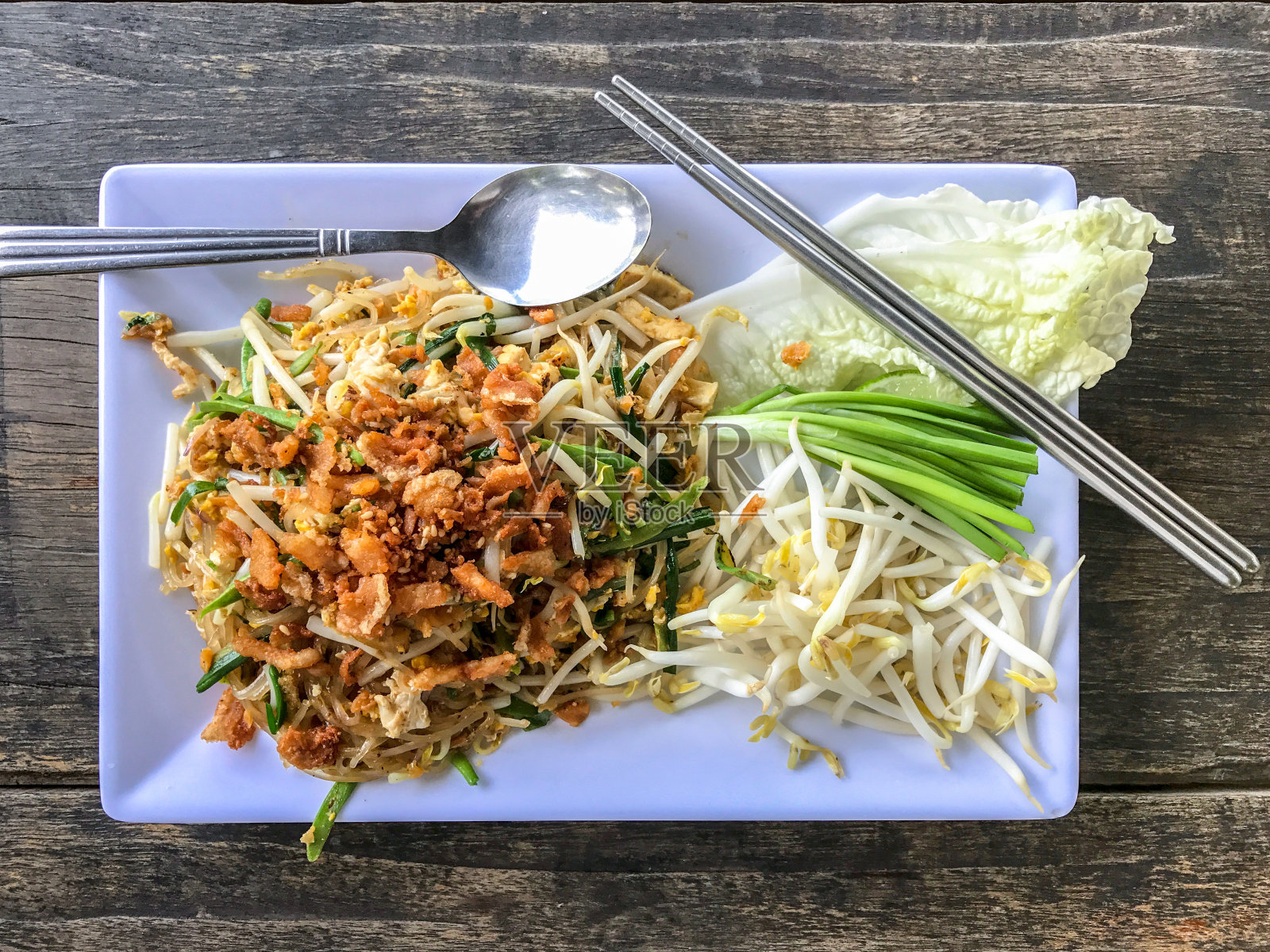 泰式炒粉或泰式面条照片摄影图片