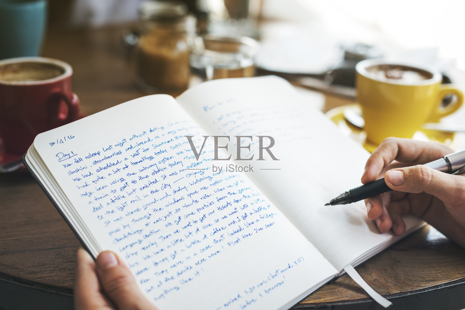 咖啡店咖啡喝友谊在一起的概念照片摄影图片