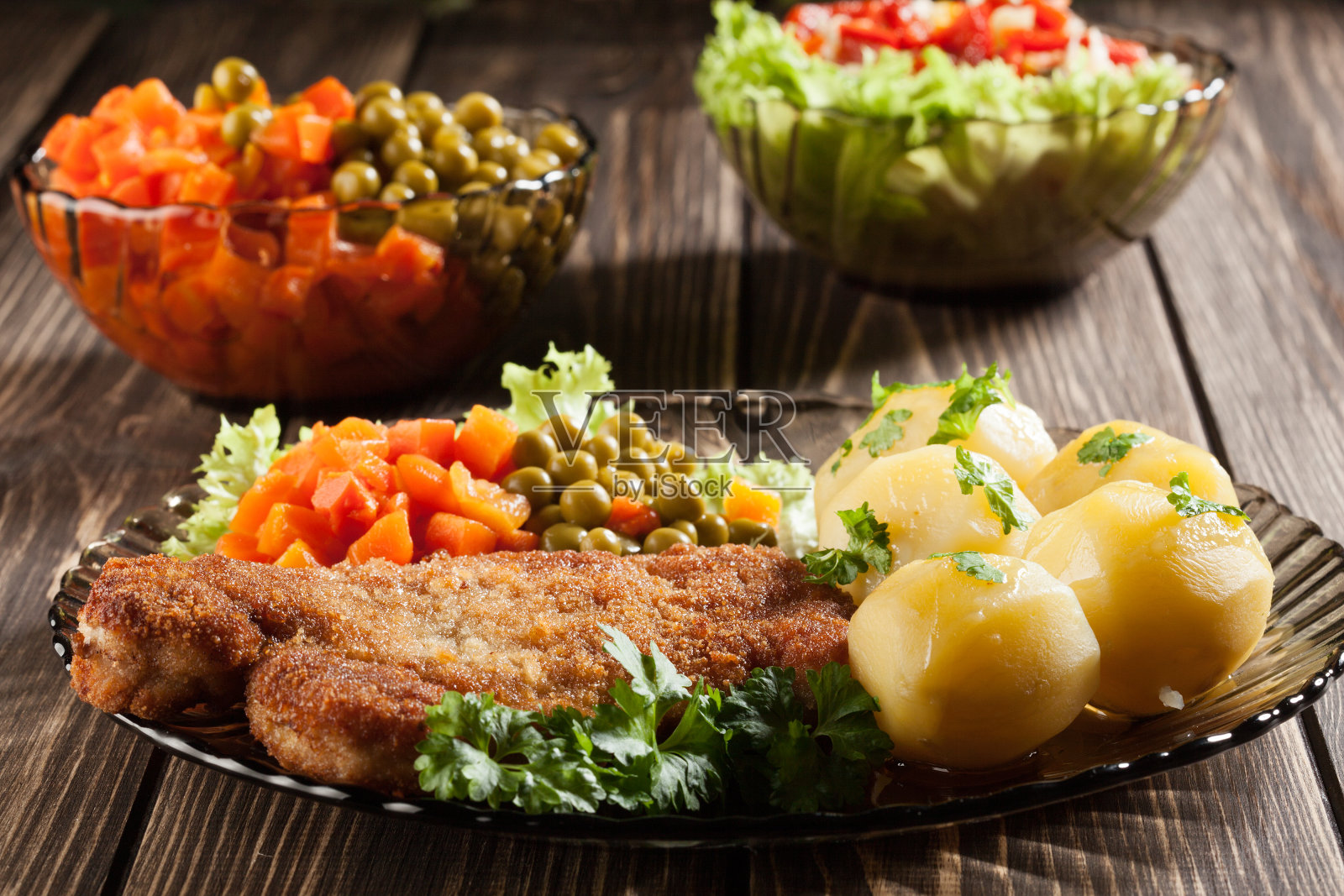 面包屑和土豆照片摄影图片