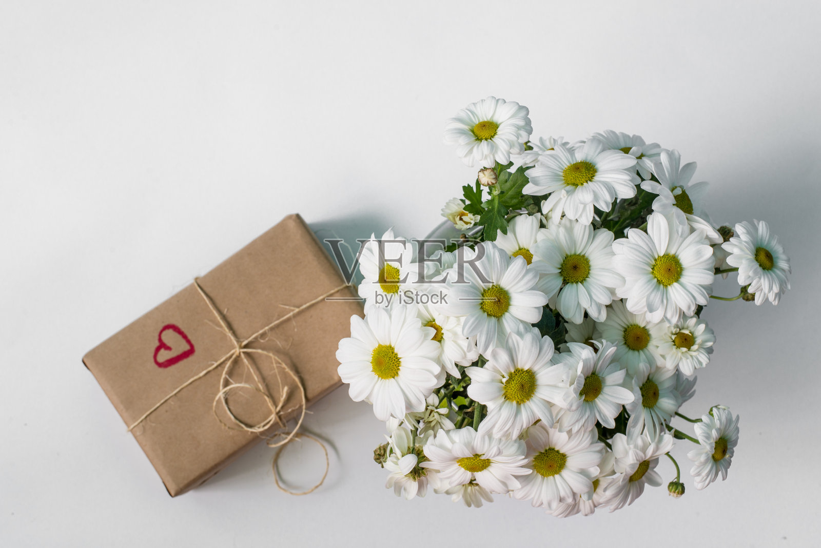 白色背景的礼盒照片摄影图片