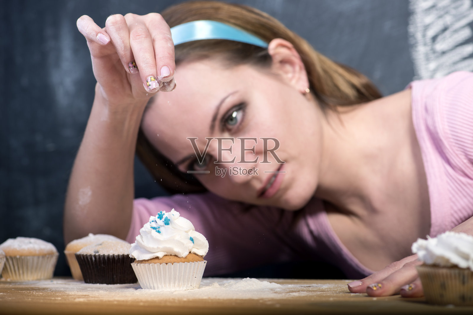 美味的松饼配厨师照片摄影图片