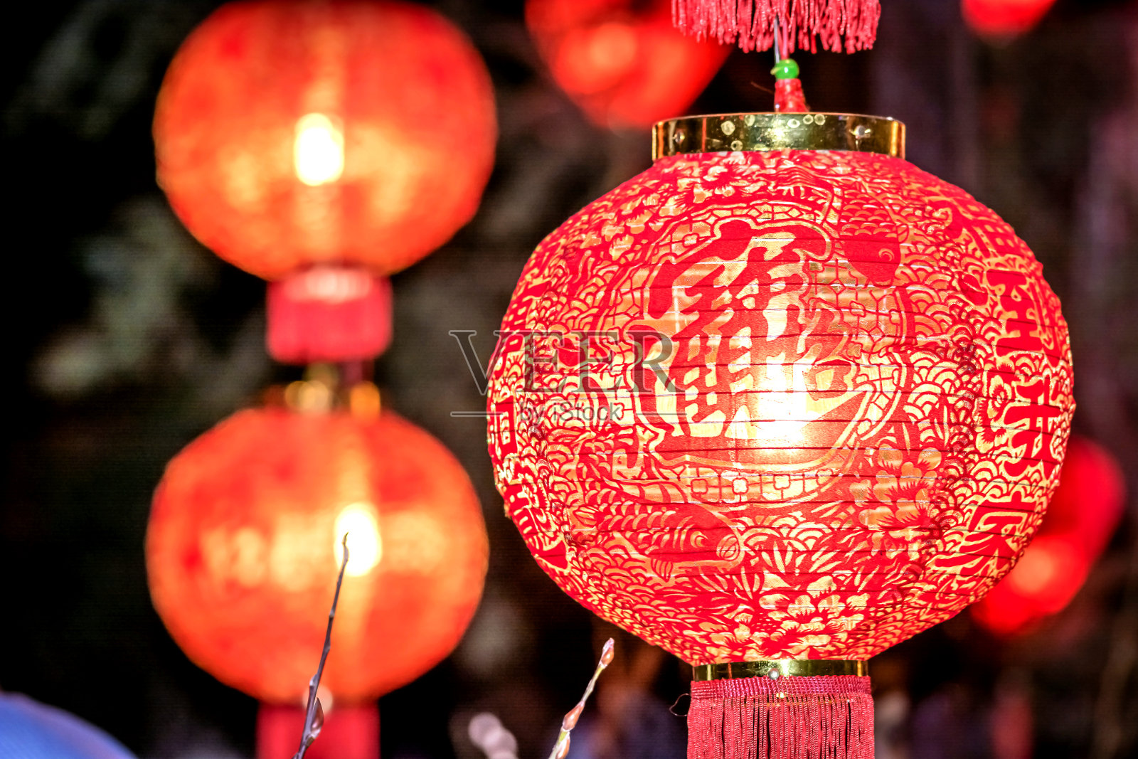 大红灯笼高高挂照片摄影图片