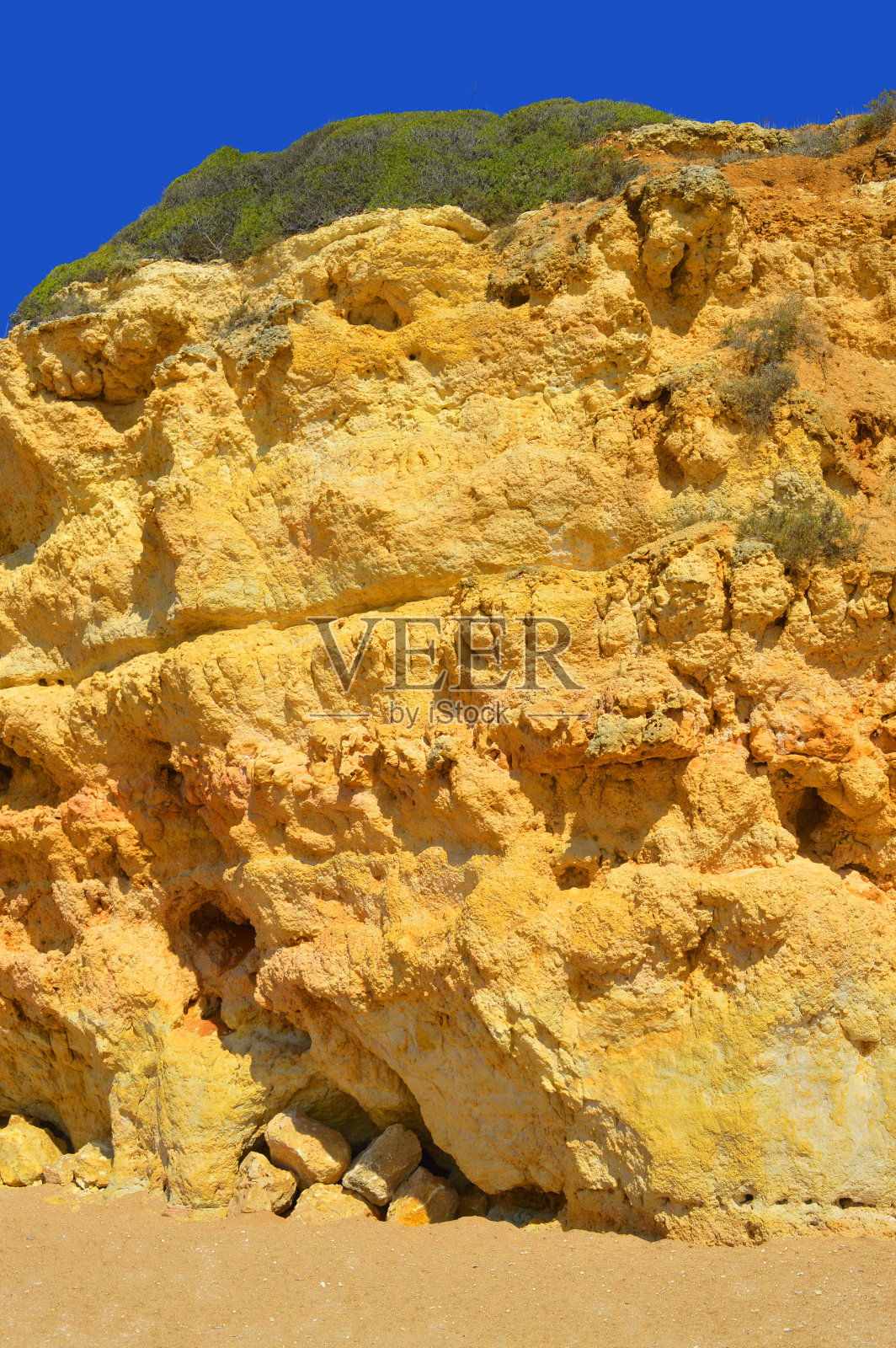 壮观的悬崖上的Senhora Da Rocha Nova海滩在葡萄牙照片摄影图片