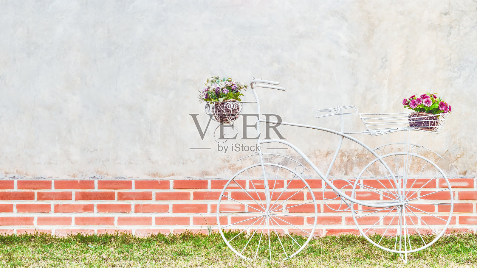 经典自行车装饰家和花园照片摄影图片