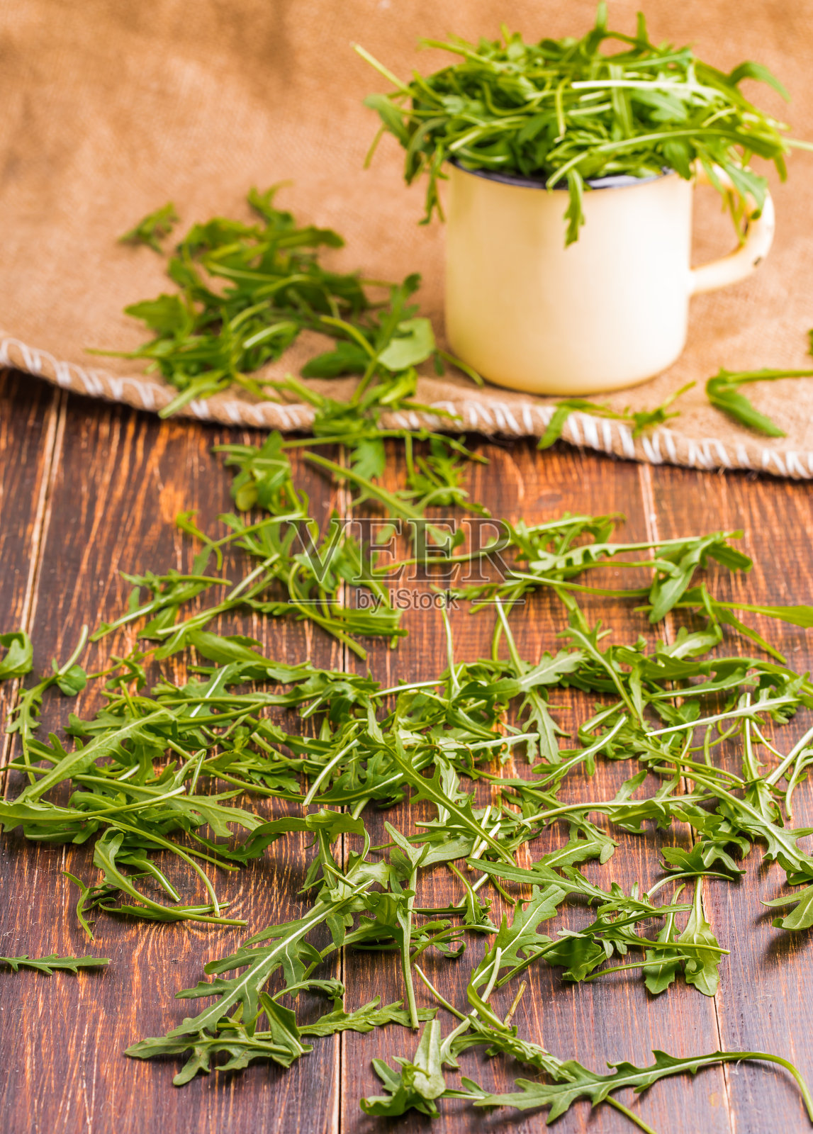 杯子里的芝麻菜照片摄影图片