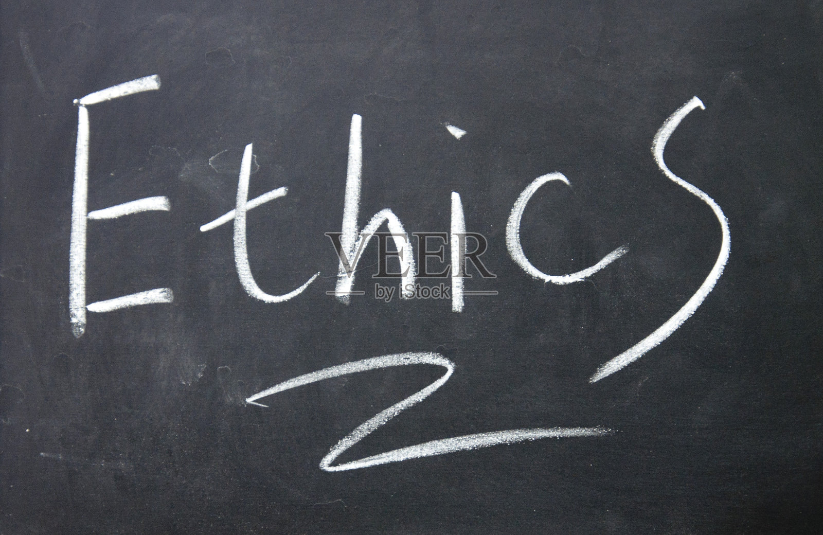 道德标志用粉笔写在黑板上照片摄影图片