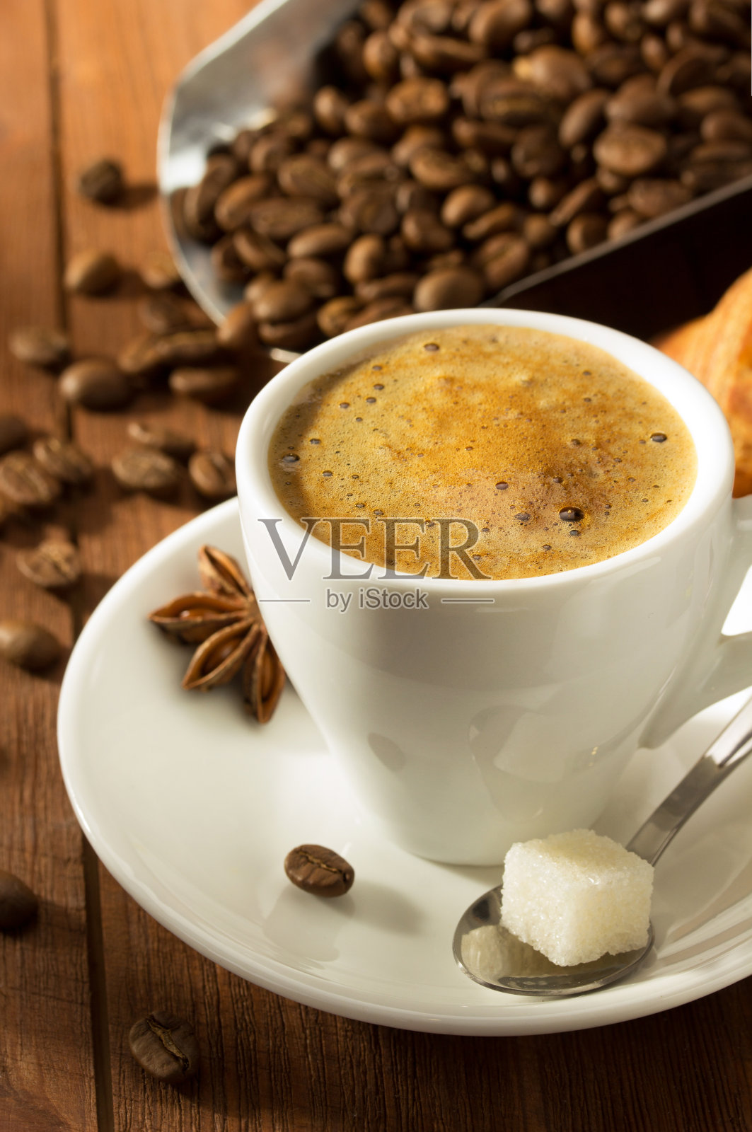 一杯在木头上的咖啡照片摄影图片