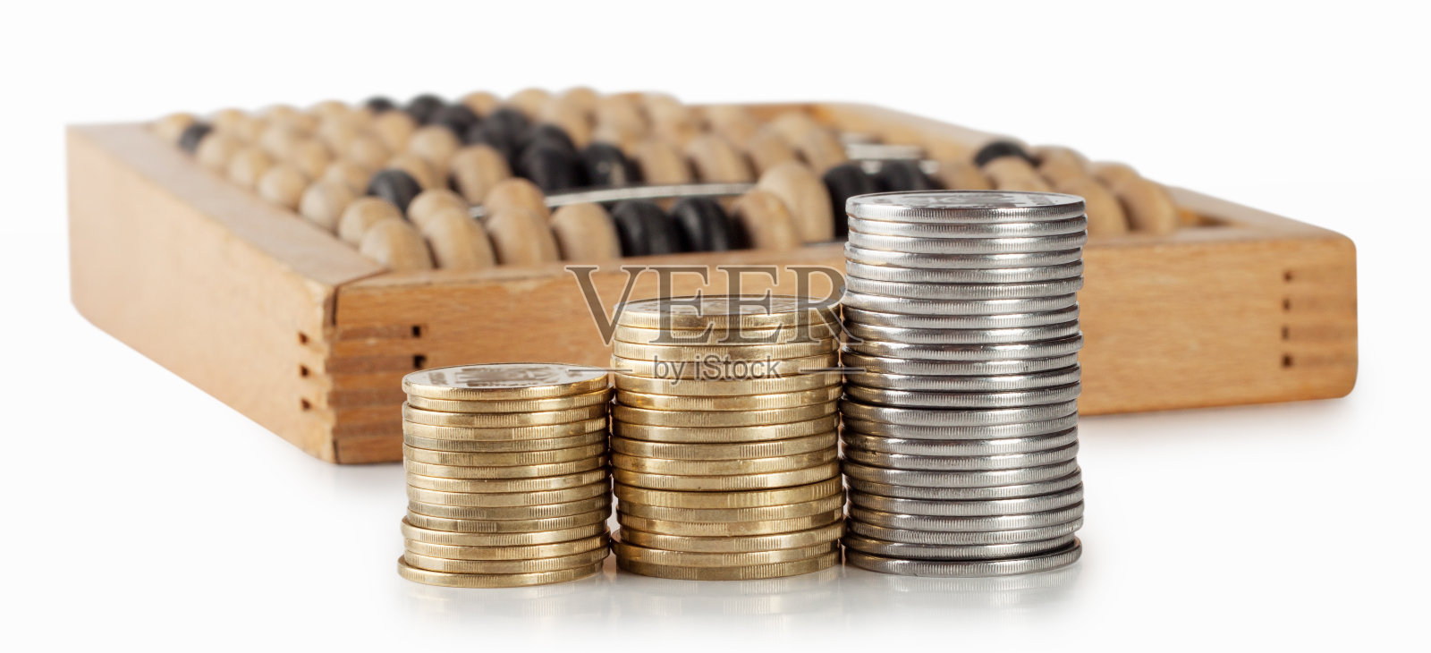 三列硬币和钞票照片摄影图片