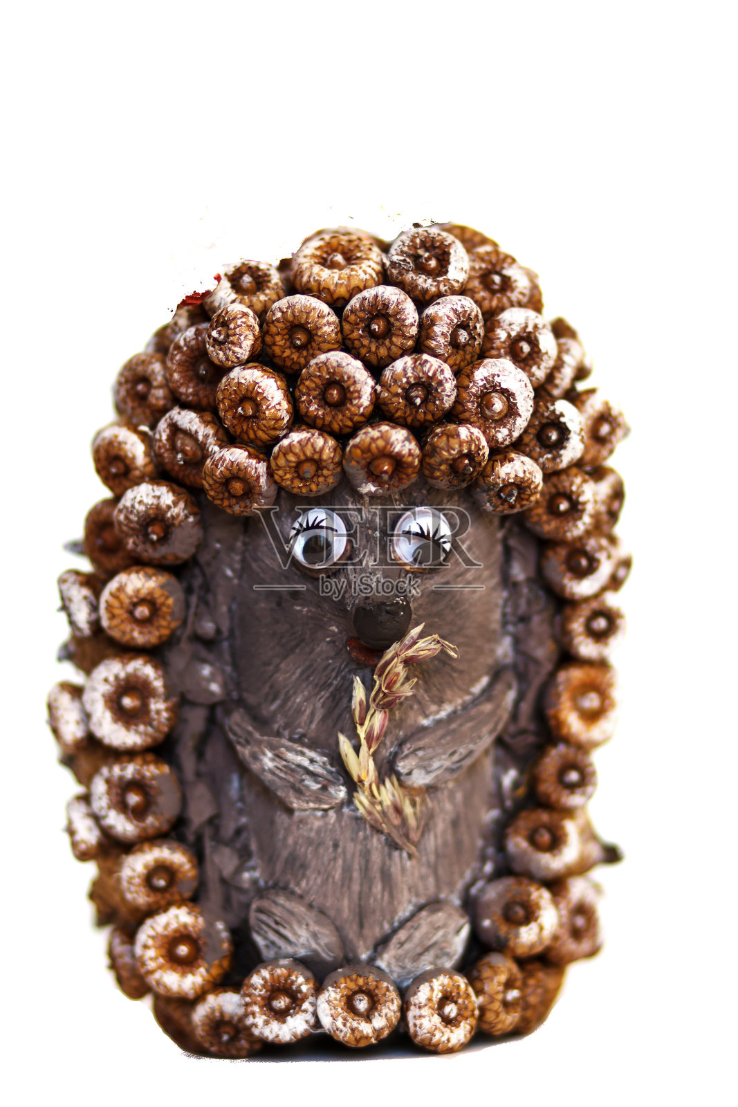 用橡子手工制作的玩具刺猬插画图片素材