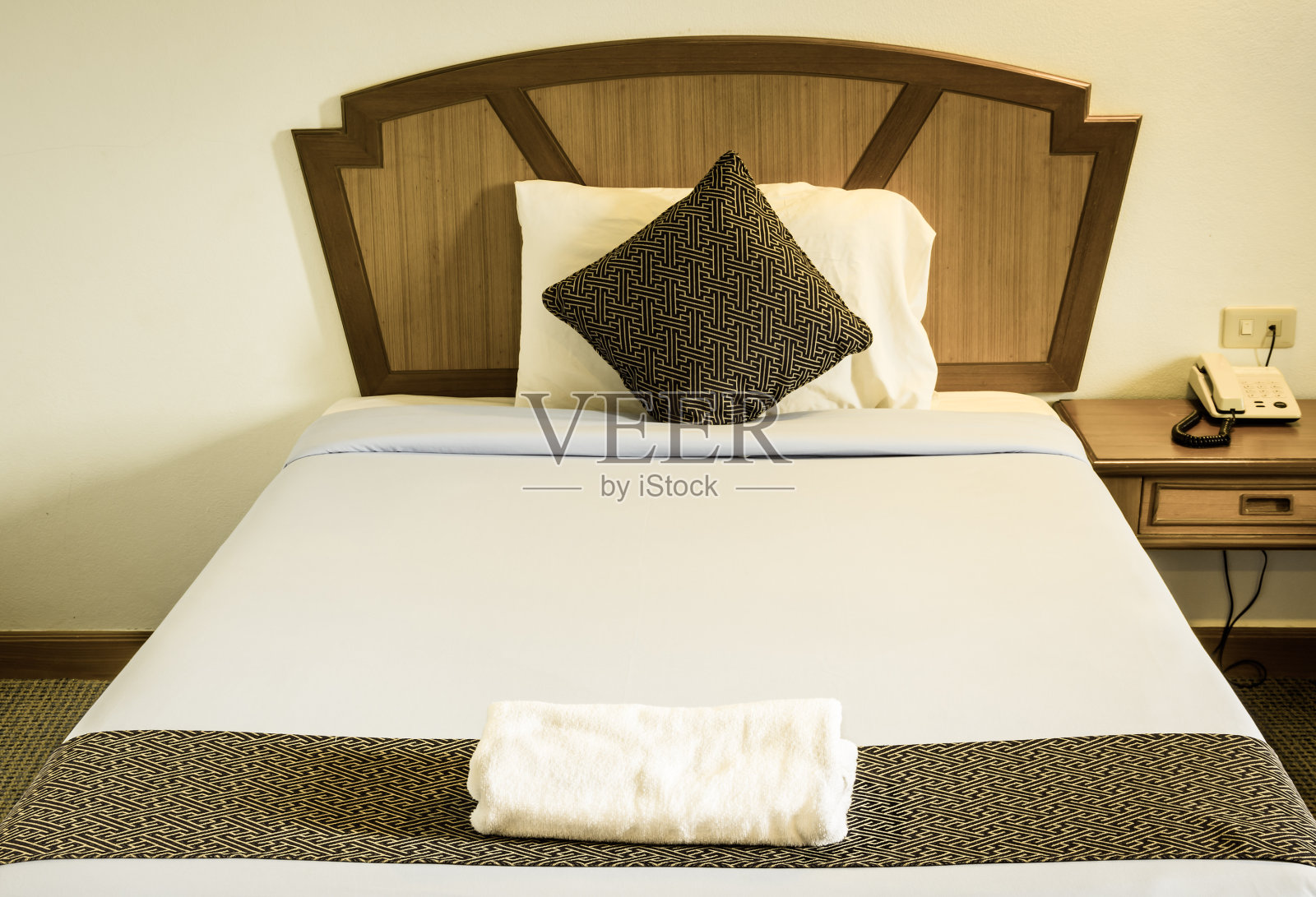 特大号复古床照片摄影图片