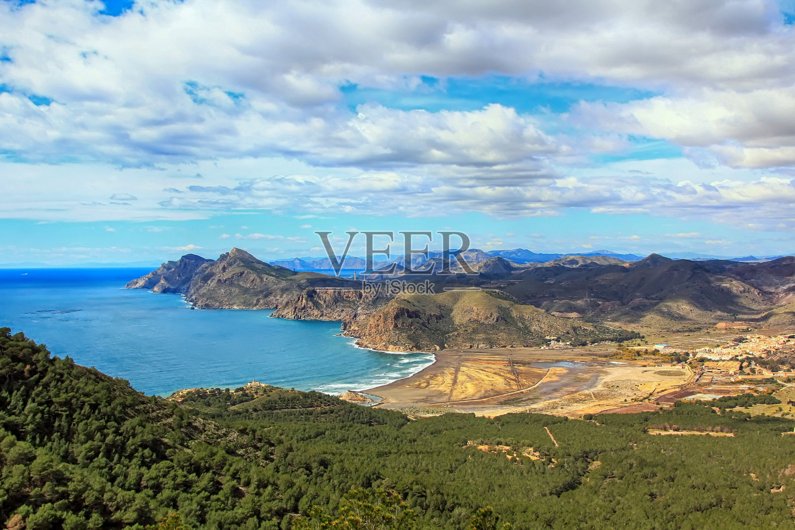 西班牙卡塔赫纳的波特曼湾照片摄影图片