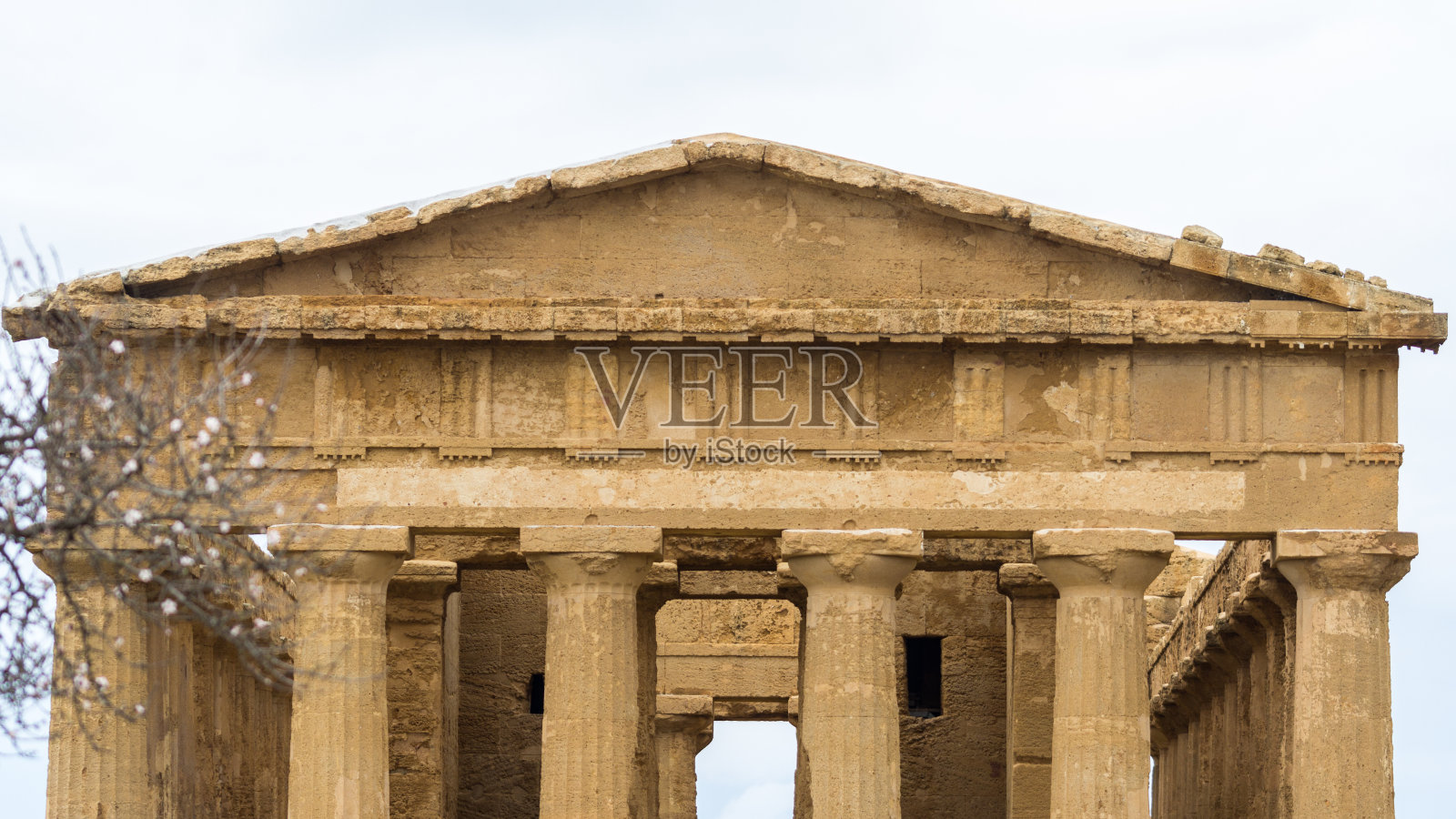 肯考迪娅的殿堂。西西里岛阿格里琴托的寺庙谷。照片摄影图片