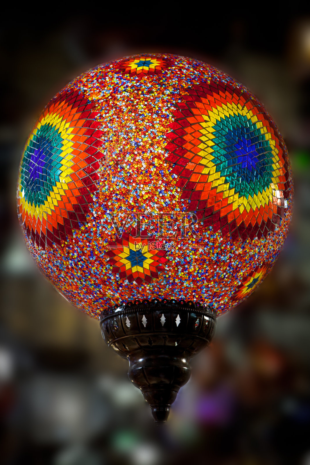 手工彩色灯在阿拉伯市场-伊斯兰，伊斯坦布尔照片摄影图片