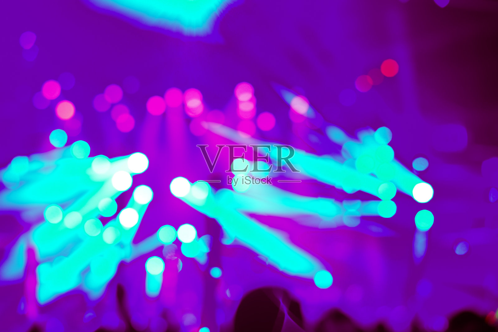 模糊的迪斯科派对和音乐会现场照片摄影图片