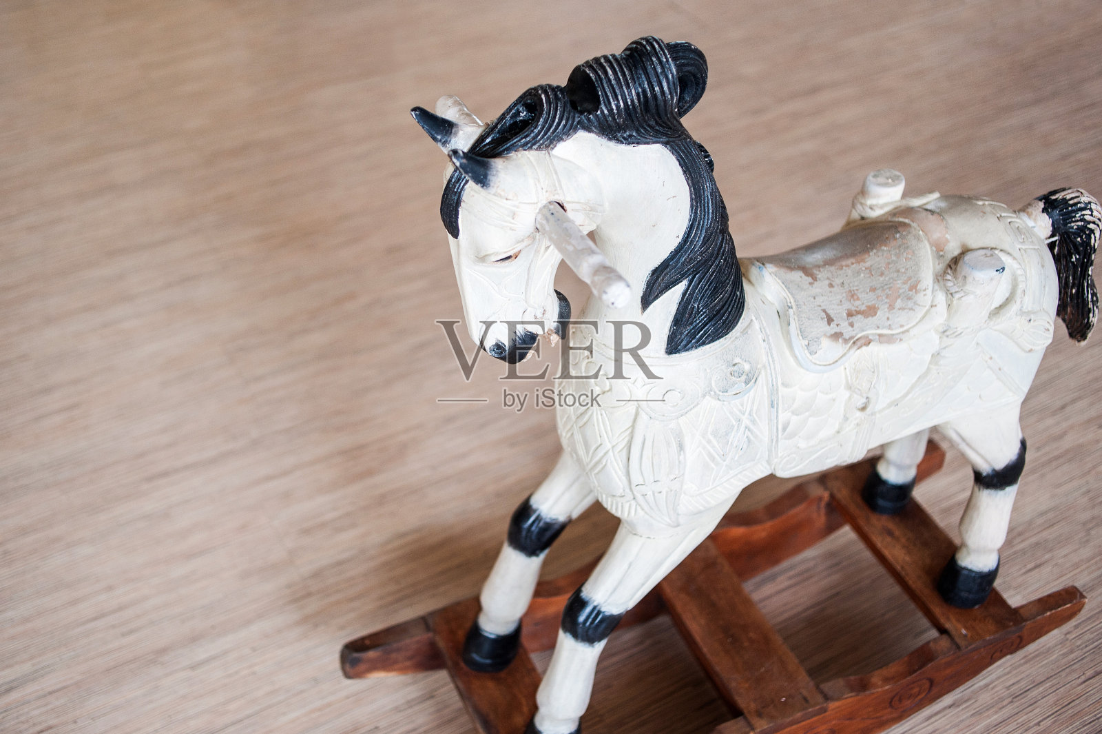 老式摇摆木马照片摄影图片