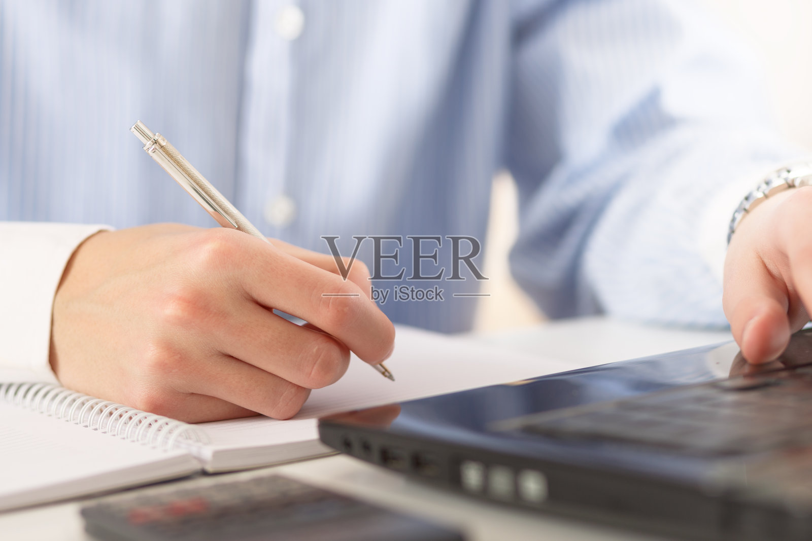 办公室工作的人照片摄影图片