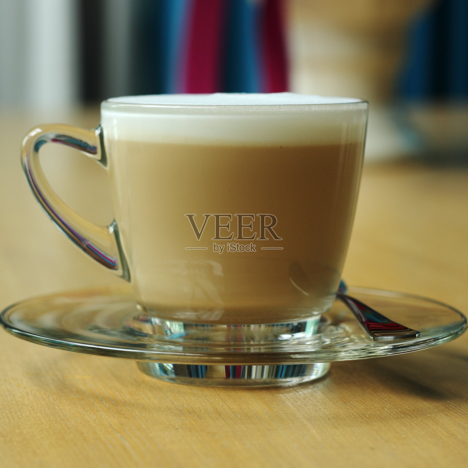 关上一杯卡布奇诺照片摄影图片