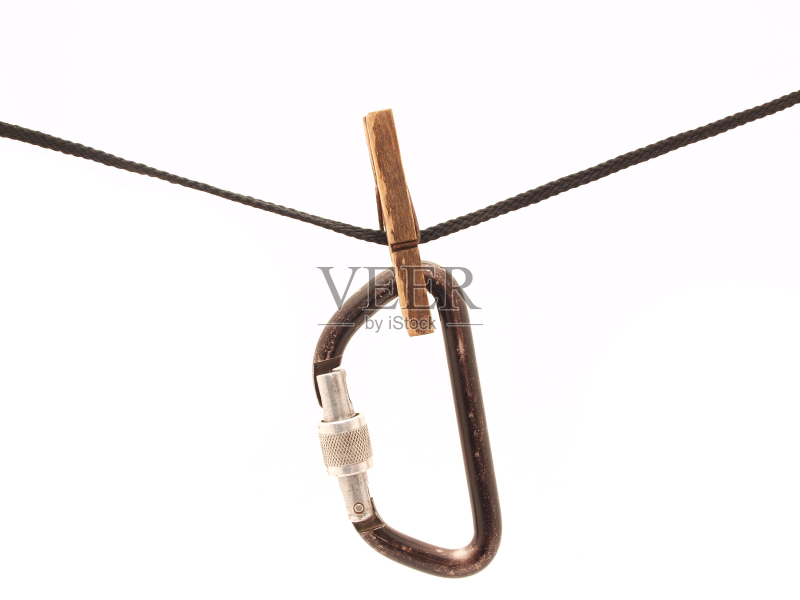 晾衣夹上的卡宾枪照片摄影图片