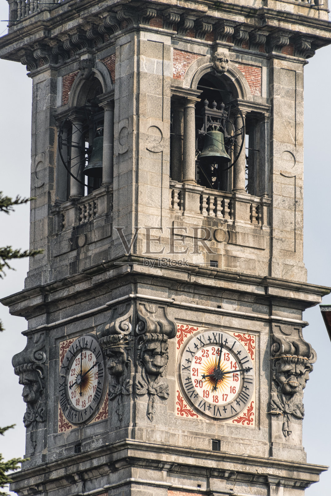 瓦雷塞(意大利):圣维托雷钟楼照片摄影图片