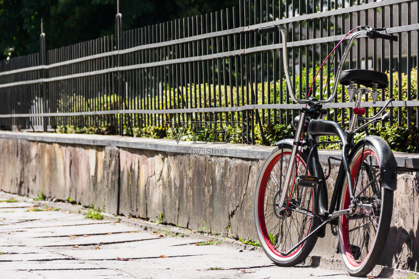 黑色自行车照片摄影图片