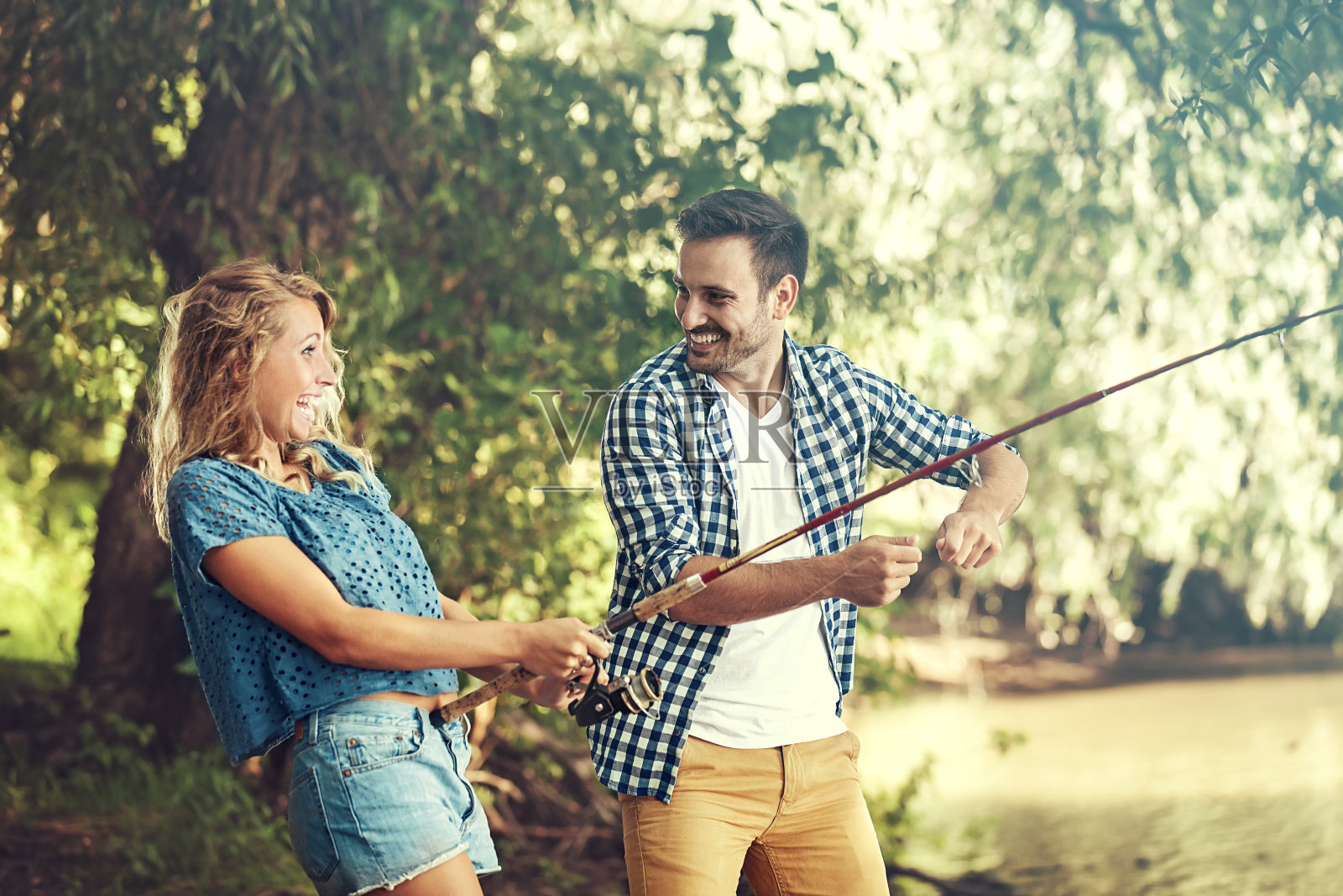 朋友享受自然照片摄影图片