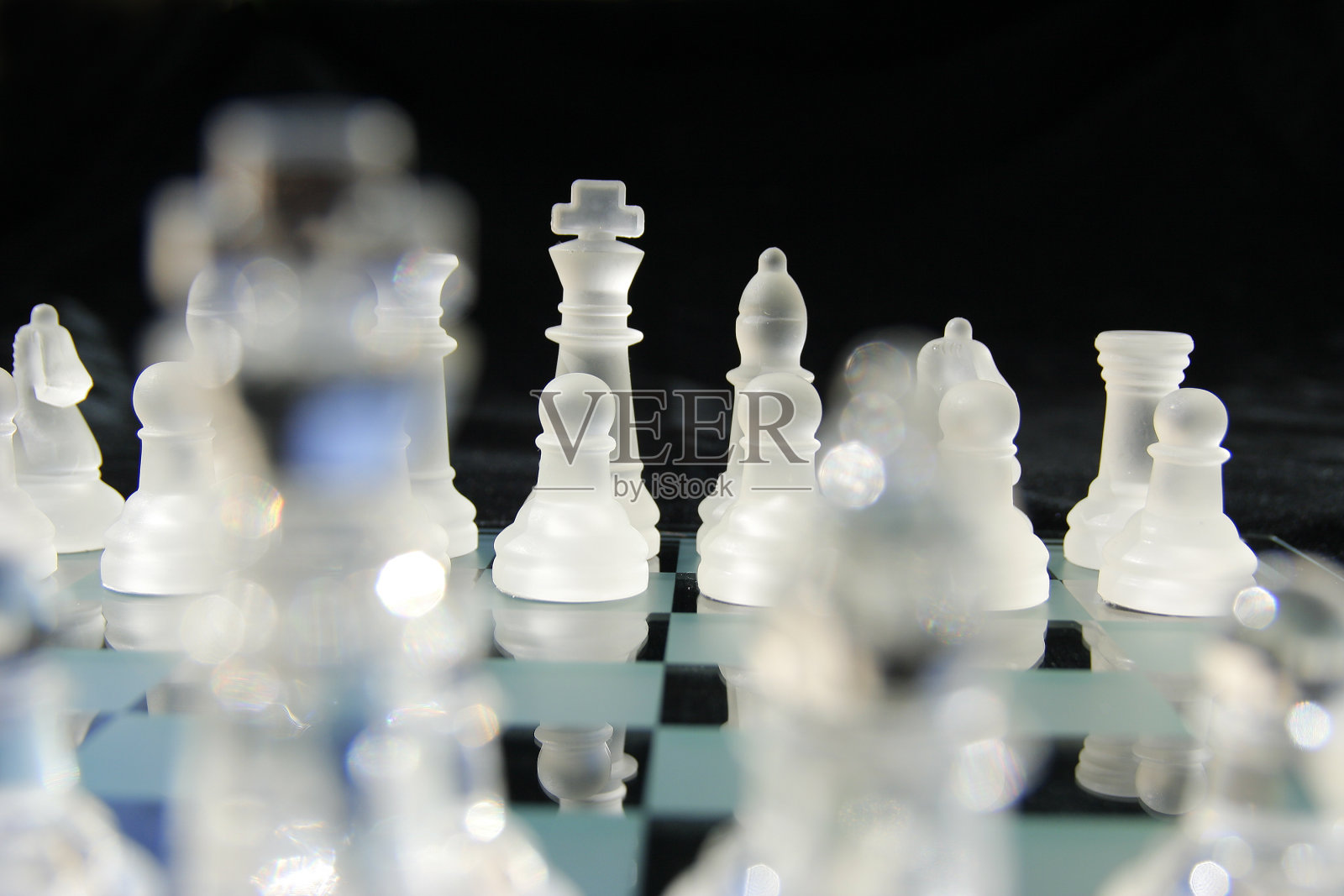 两套玻璃国际象棋照片摄影图片