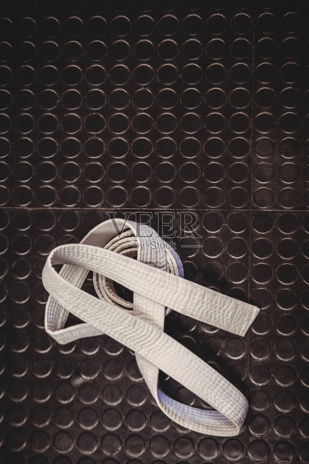 空手道白带金属背景照片摄影图片