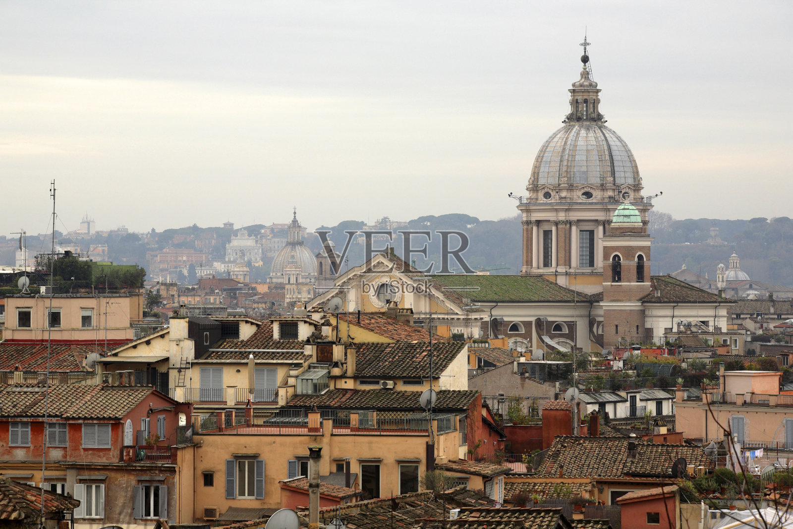 屋顶的房子照片摄影图片
