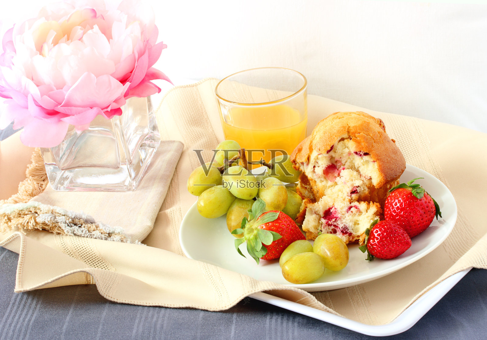 早餐在床上照片摄影图片